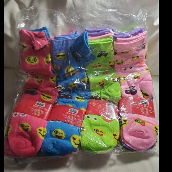 12 Pairs Assorted Colors Women's Socks Size 9-11 - Picture 5 of 5
